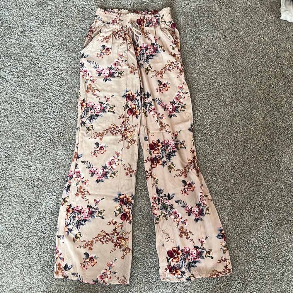 Women’s floral pants